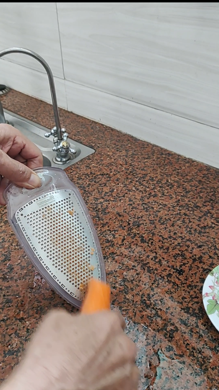 How to use our heart shape bowl grater?(图2)